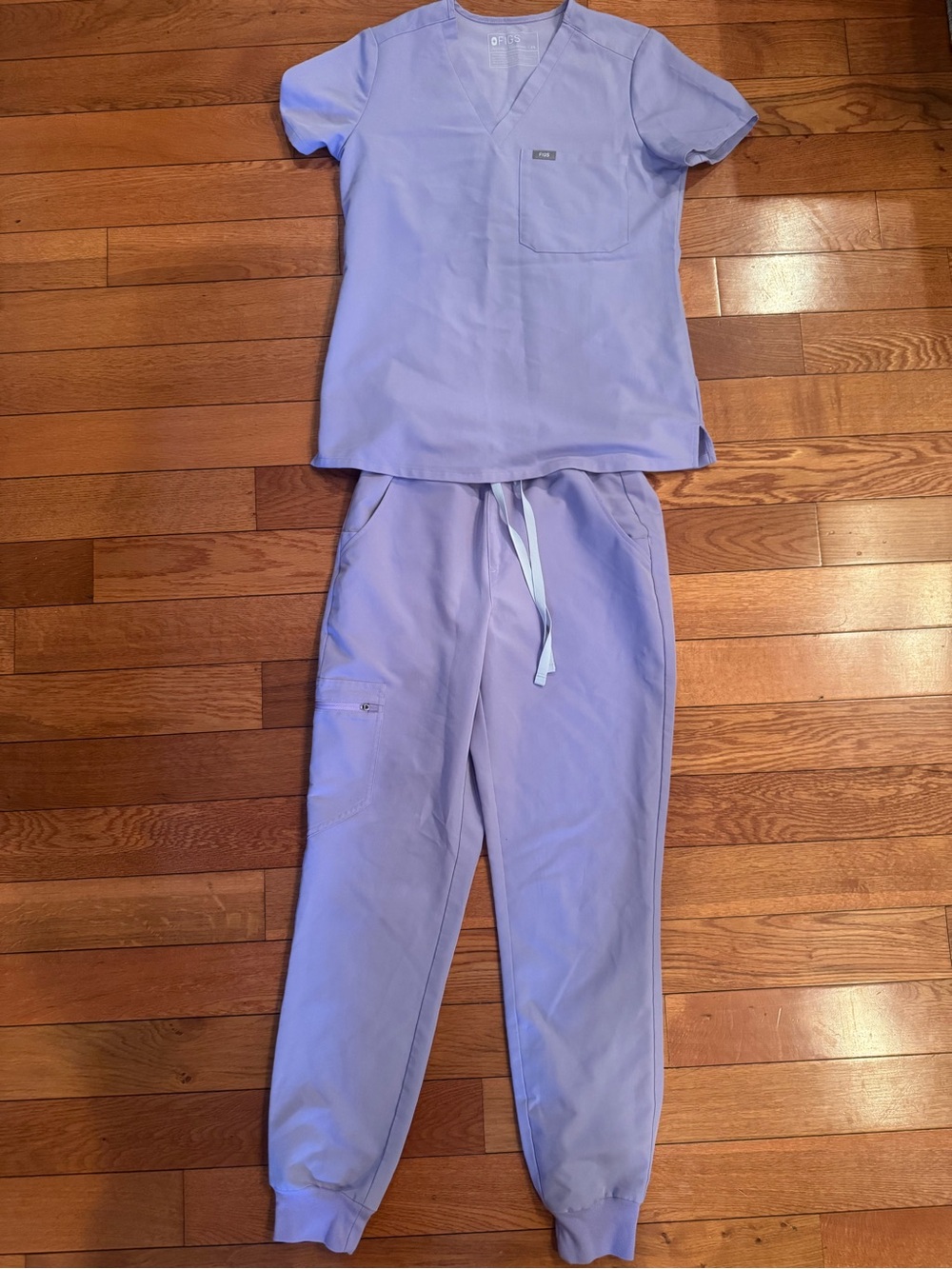 FIGS Women’s Scrub Set - Lavender Dew - XS - EUC (Casma Top & Zamora Joggers) - Picture 2 of 8